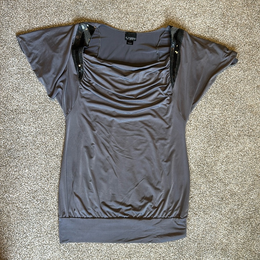 Daytrip shirt size Large